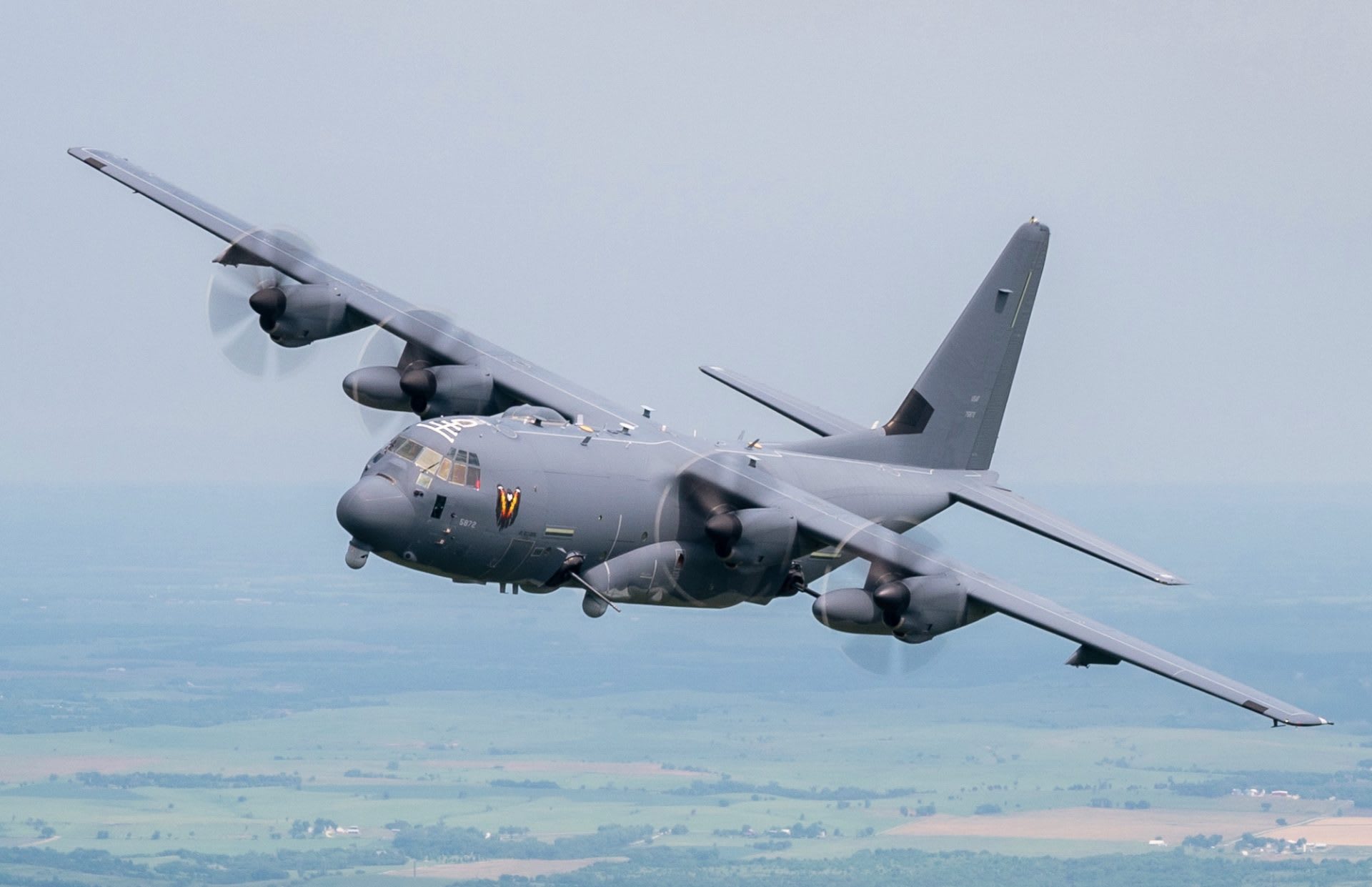 Botoșani survolat de un avion militar C-130 Hercules! Botoșani survolat de un avion militar C-130 Hercules!