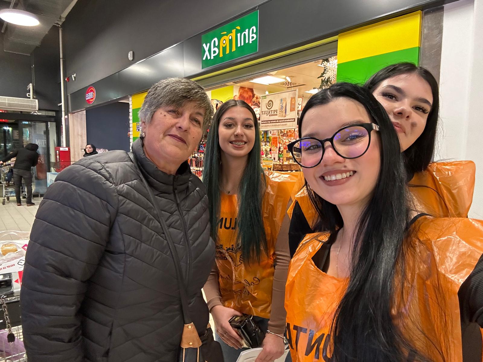Voluntariat cu suflet: Elevii botoșăneni susțin Colecta Națională de Alimente