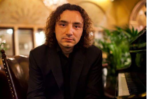 "Hazul de necaz ne ajută să nu ne pierdem mințile" - Ce decizie radicală a luat un super cunoscut artist botoșănean de talie internațională? "Hazul de necaz ne ajută să nu ne pierdem mințile" - Ce decizie radicală a luat un super cunoscut artist botoșănean de talie internațională?