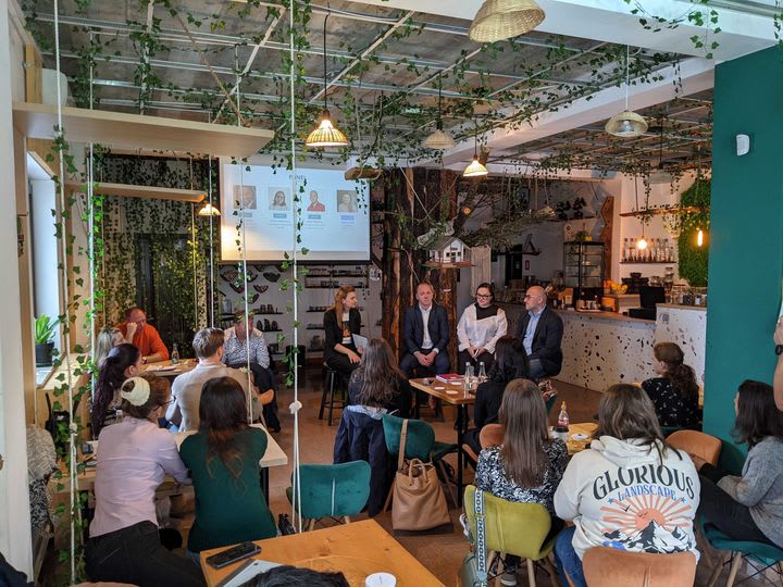 Vlad Placinta, președintele "Salvează o inimă", își împărtășește viziunea la evenimentul organizat de Amplify ONG Vlad Placinta, președintele "Salvează o inimă", își împărtășește viziunea la evenimentul organizat de Amplify ONG