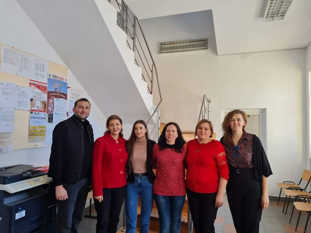 Zi plină de inspirație la Prăjeni: 15 copii cu dizabilități au explorat arta terapiei alături de frații și surorile lor într-un atelier de excepție organizat de Asociația Conexiuni pentru Comunitate Botoșani