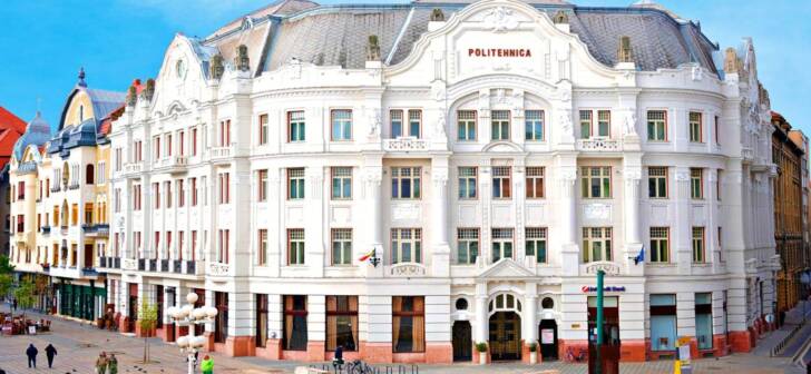 Studenți în laborator modern la Universitatea Politehnica Timișoara