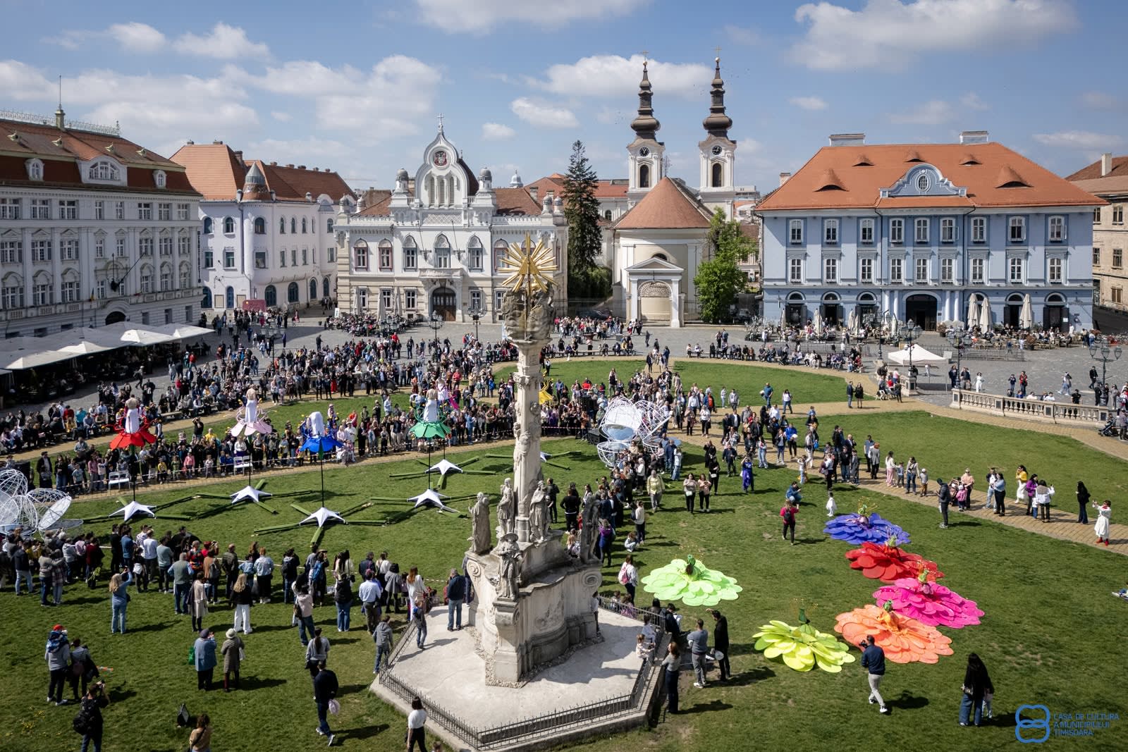 Timișoara, Piața Libertății, târg de Paște, standuri cu produse tradiționale