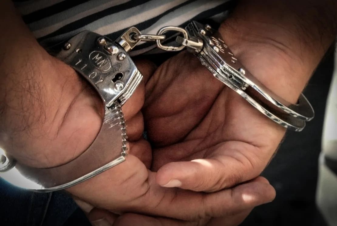 Poliția din Vâlcea reține un bărbat din Olt pentru șantaj cu fotografii intime