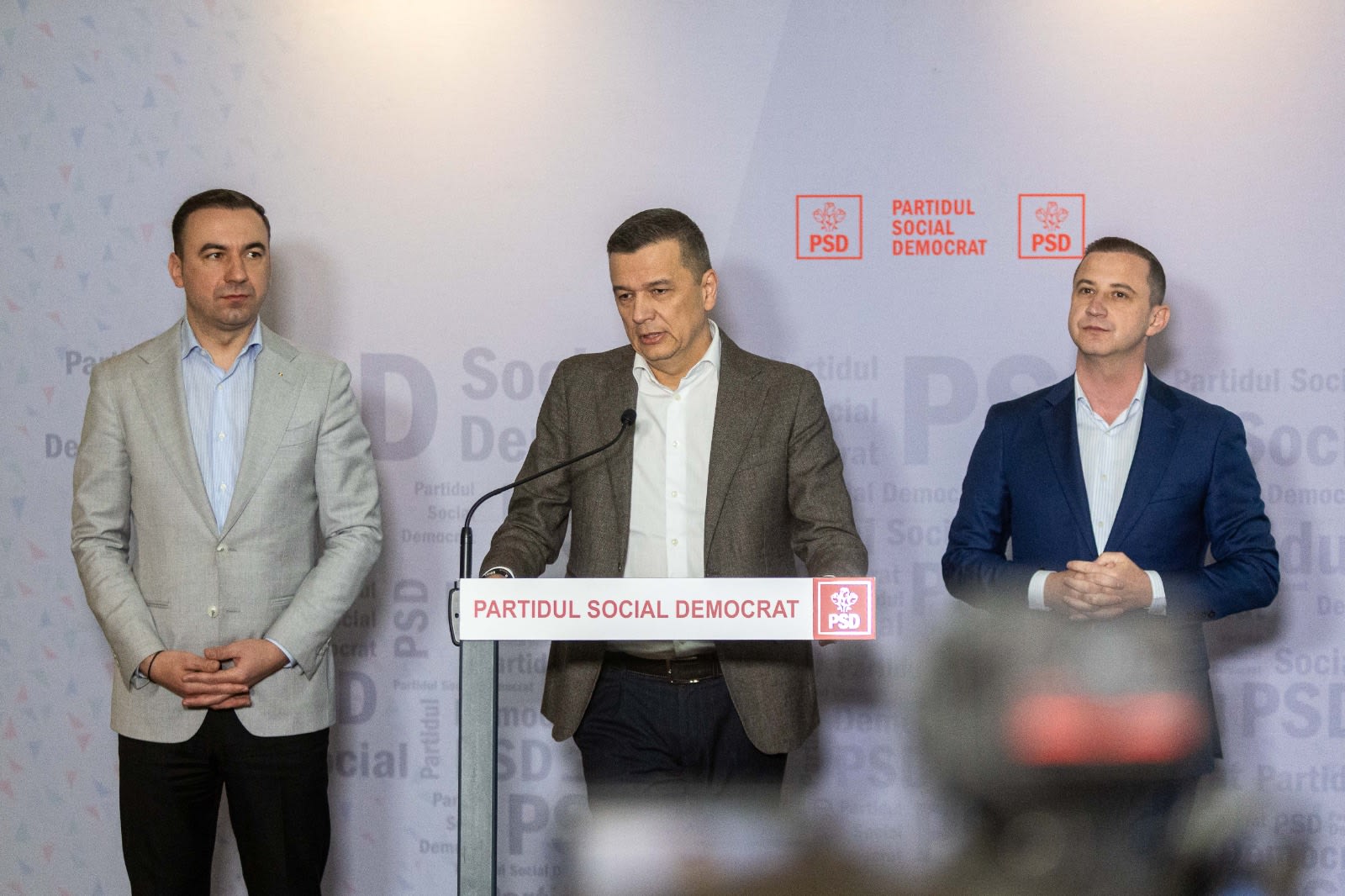 Lideri PSD în timpul discuției la Timișoara, în sala de întâlniri