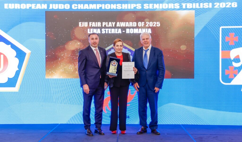 Judoka Lena Sterea primind premiul fair-play la Gala din Tbilisi