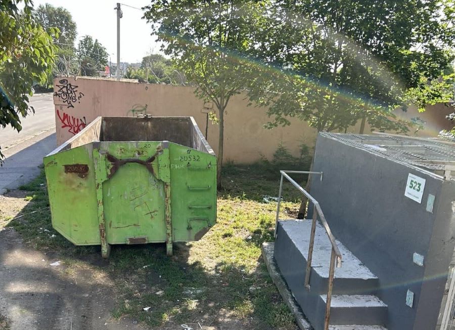 Containere verzi amplasate în cartierele Abator și Far din Constanța
