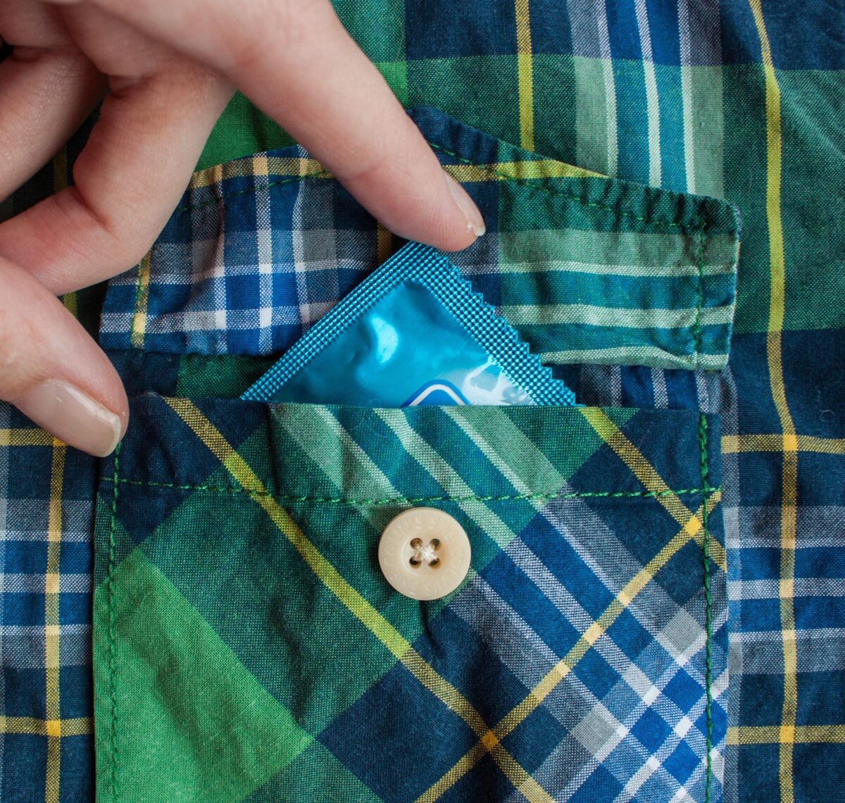 Producător de prezervative în fabrică, echipament industrial Producător de prezervative în fabrică, echipament industrial