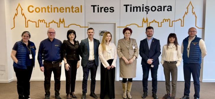 Conducerea Continental Anvelope România în vizită la fabrică, discuții și prezentări tehnologice