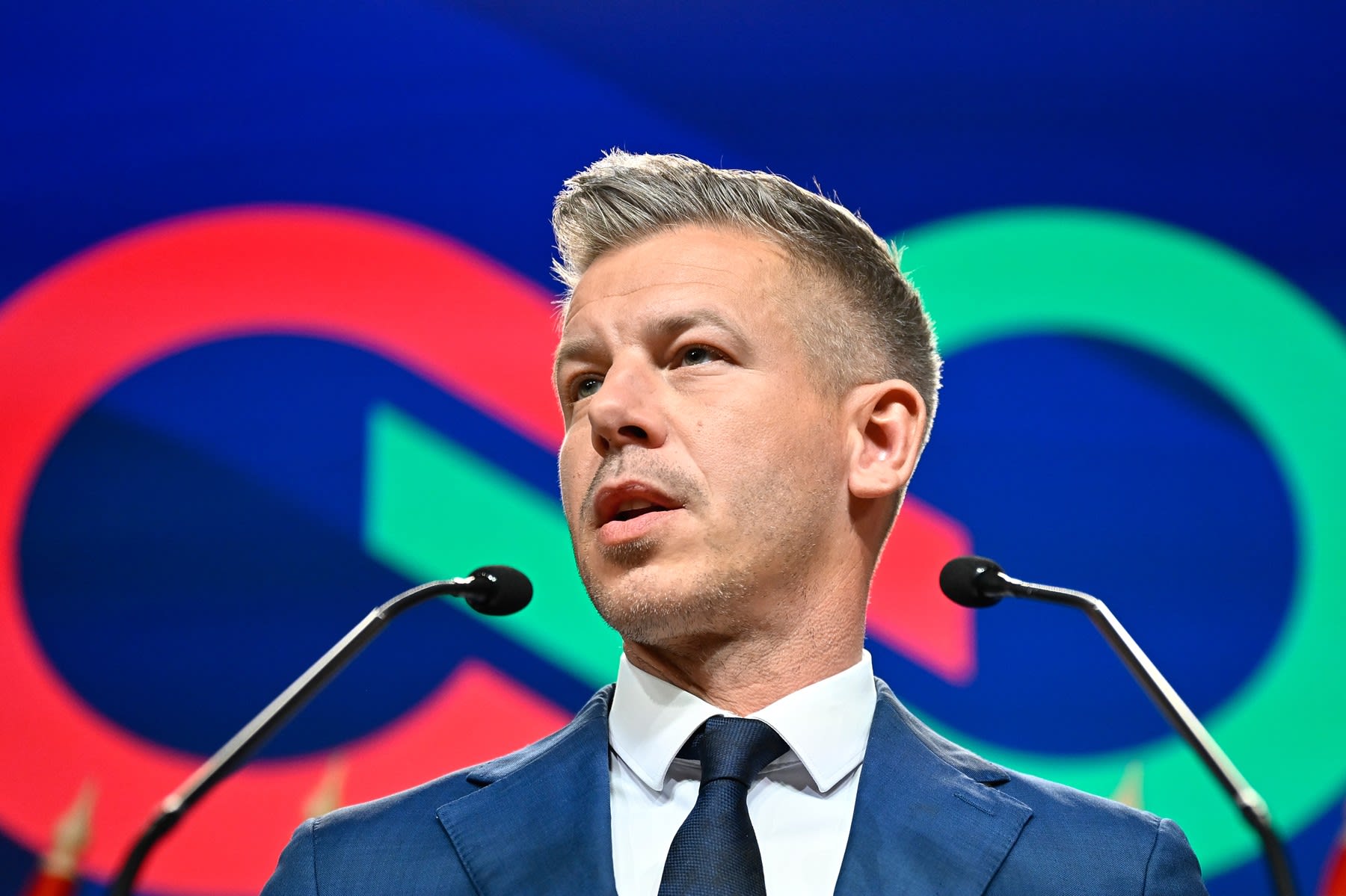 Peter Magyar susține conferința de presă la Budapesta, 13 aprilie 2026 Peter Magyar susține conferința de presă la Budapesta, 13 aprilie 2026