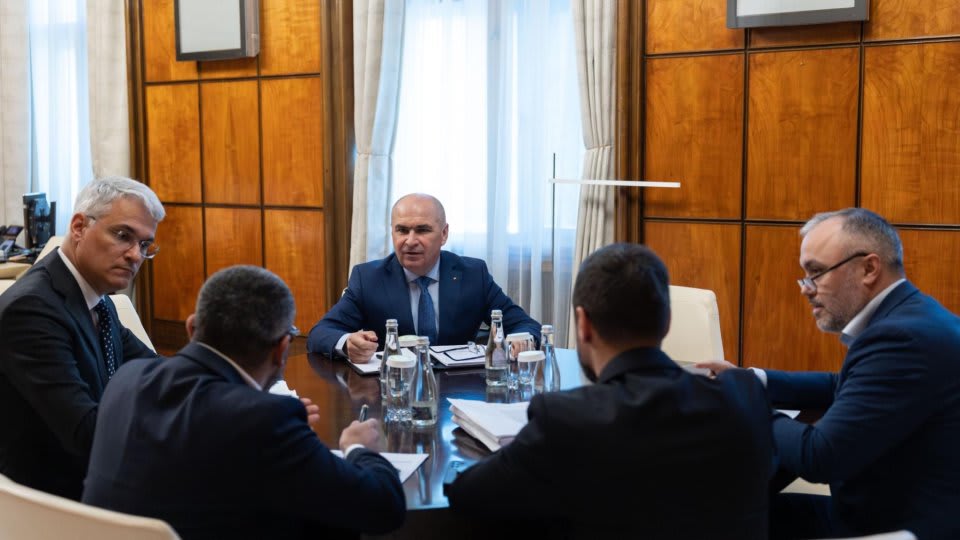 Ședință de lucru între miniștri interimari și vicepremierul Pîslaru în România Ședință de lucru între miniștri interimari și vicepremierul Pîslaru în România