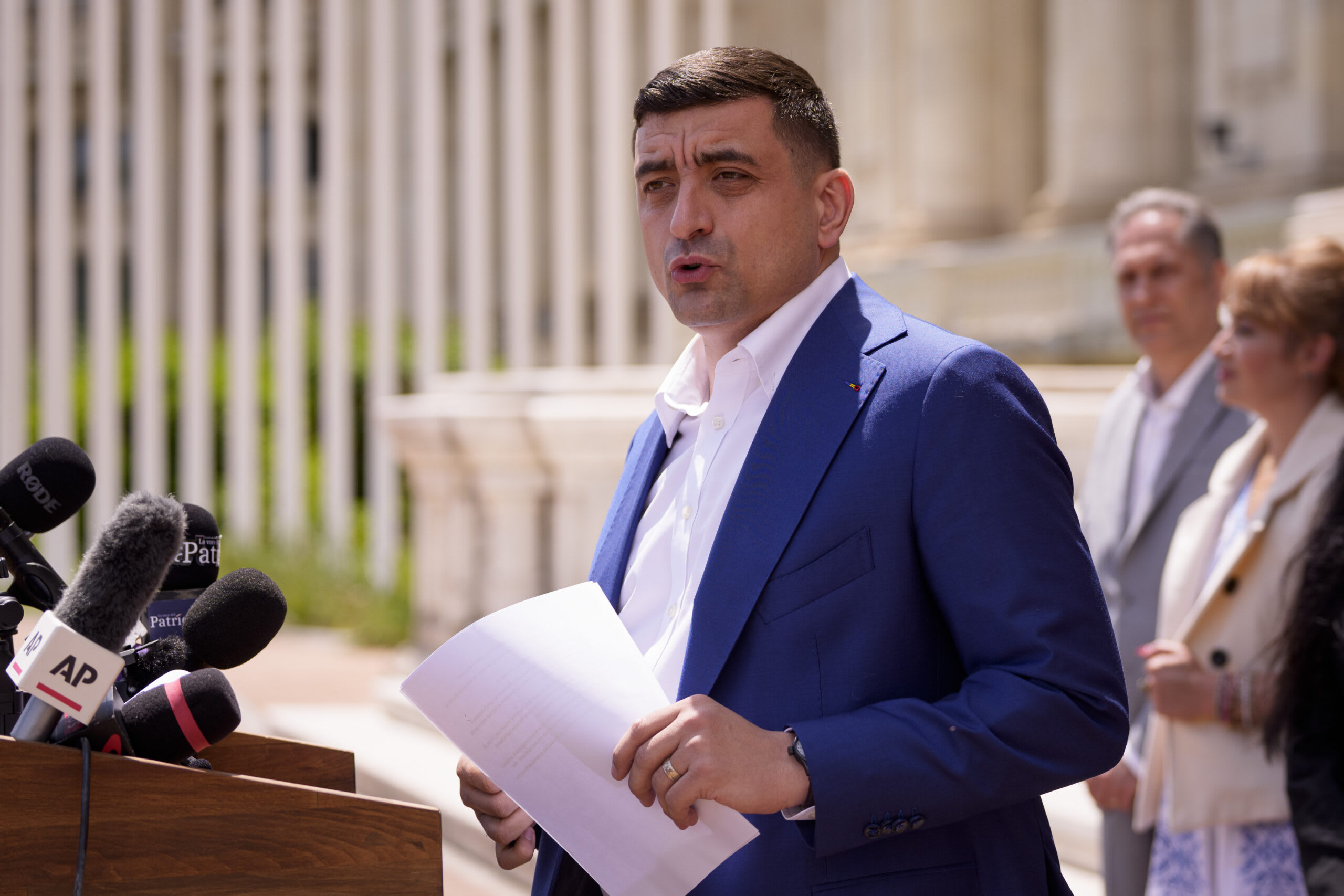 George Simion a anunțat depunerea unei moțiuni de cenzură în mai împotriva Guvernului