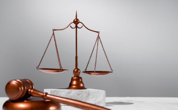 Zeci de angajați ai DSP Constanța cer în instanță anularea tăierii indemnizației de hrană