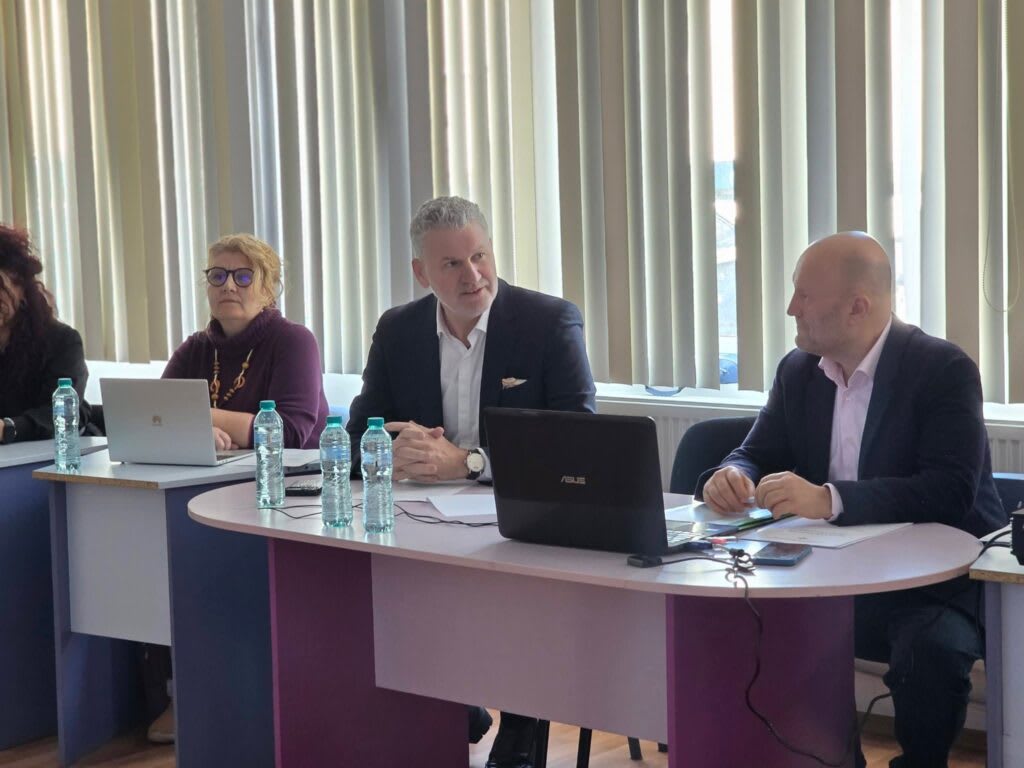 Părinții, profesorii și tinerii sunt invitați la o dezbatere despre consumul de droguri la Năvodari