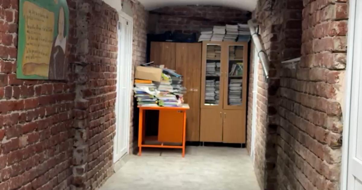 DSP a închis liceul din Timișoara unde elevii învățau în igrasie și mucegai, aplicând o amendă de 40.000 lei