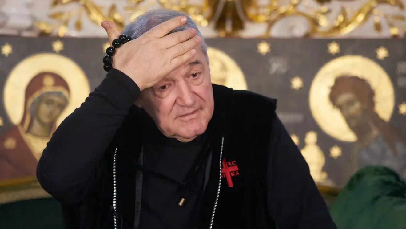 Marius Croitoru și Gigi Becali în discuție publică Marius Croitoru și Gigi Becali în discuție publică