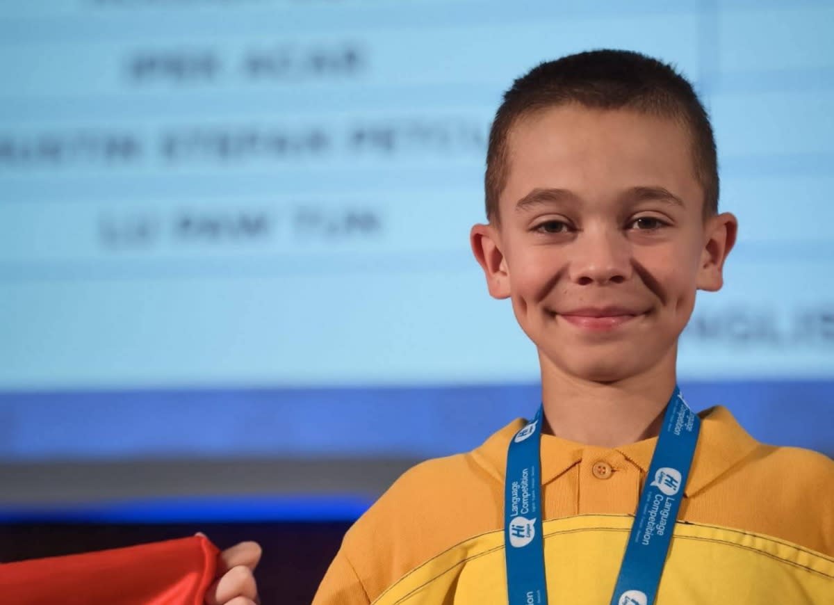 Elev din Năvodari primind medalie la Olimpiada Germană de Matematică Elev din Năvodari primind medalie la Olimpiada Germană de Matematică