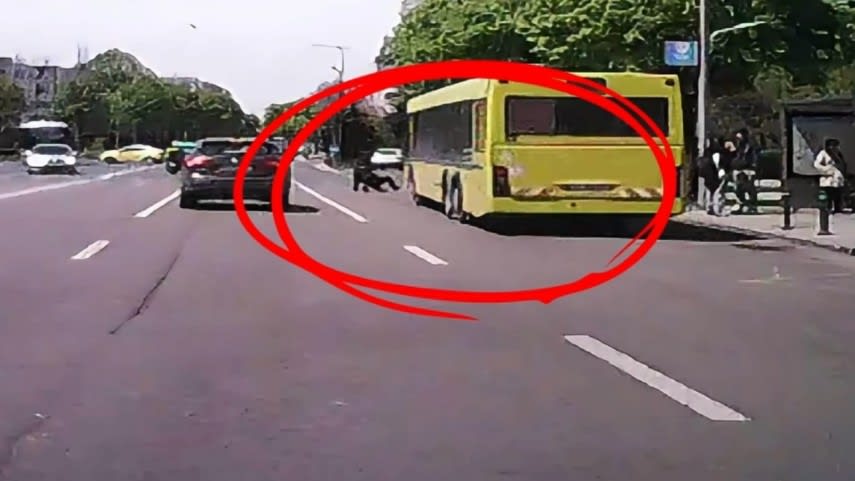 Bărbat prăbușit pe carosabil în zona Dacia, Constanța Bărbat prăbușit pe carosabil în zona Dacia, Constanța