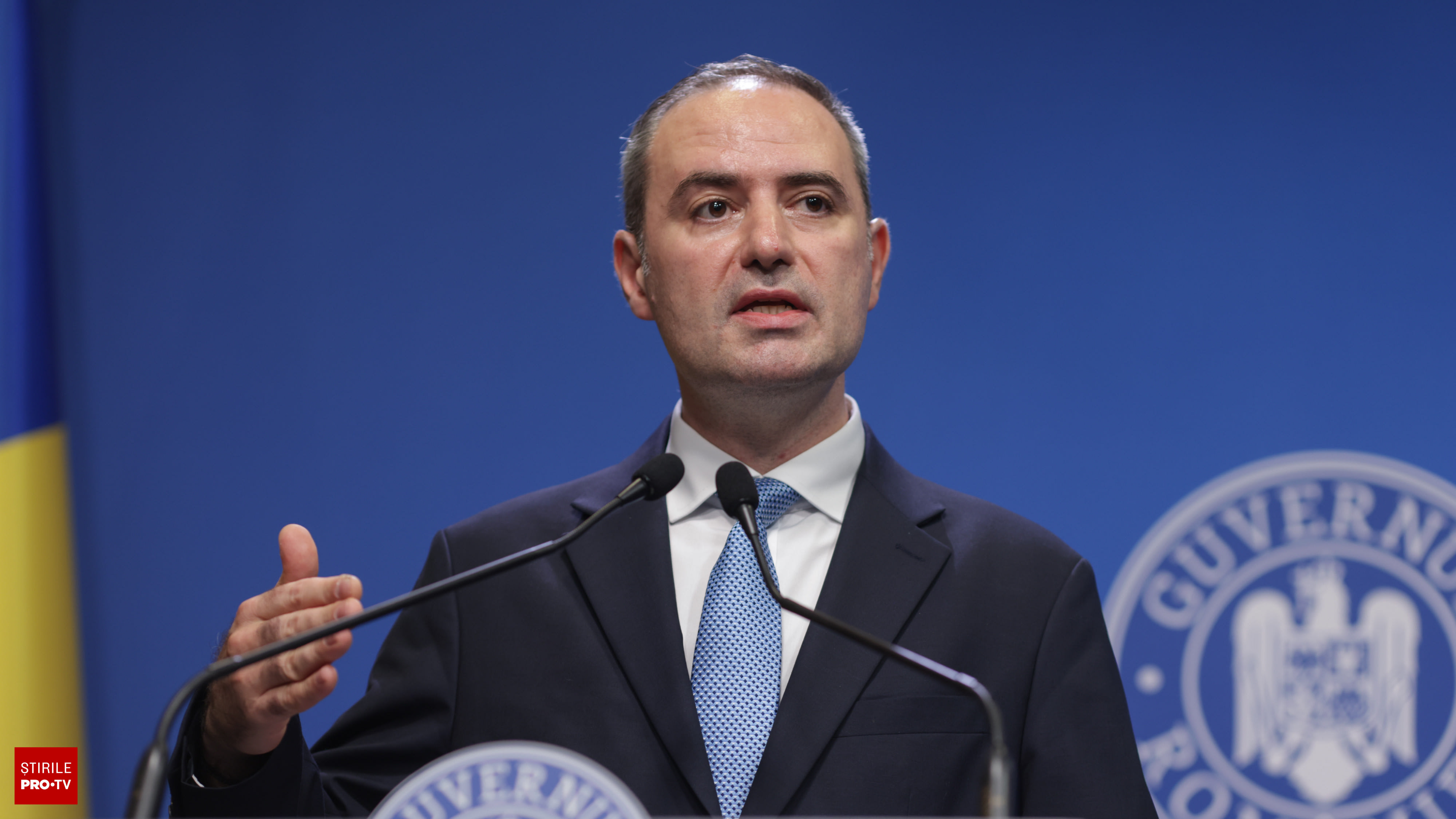 Ministrul Finanțelor Alexandru Nazare în timpul declarației Ministrul Finanțelor Alexandru Nazare în timpul declarației