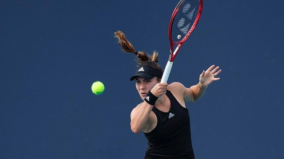 Gabriela Ruse în timpul meciului de tenis la Roma Gabriela Ruse în timpul meciului de tenis la Roma