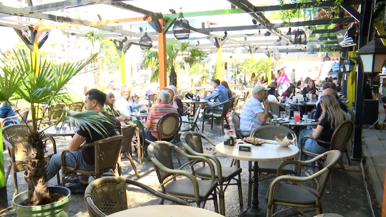 Mâncare pe jumătate de porție la restaurant în România Mâncare pe jumătate de porție la restaurant în România