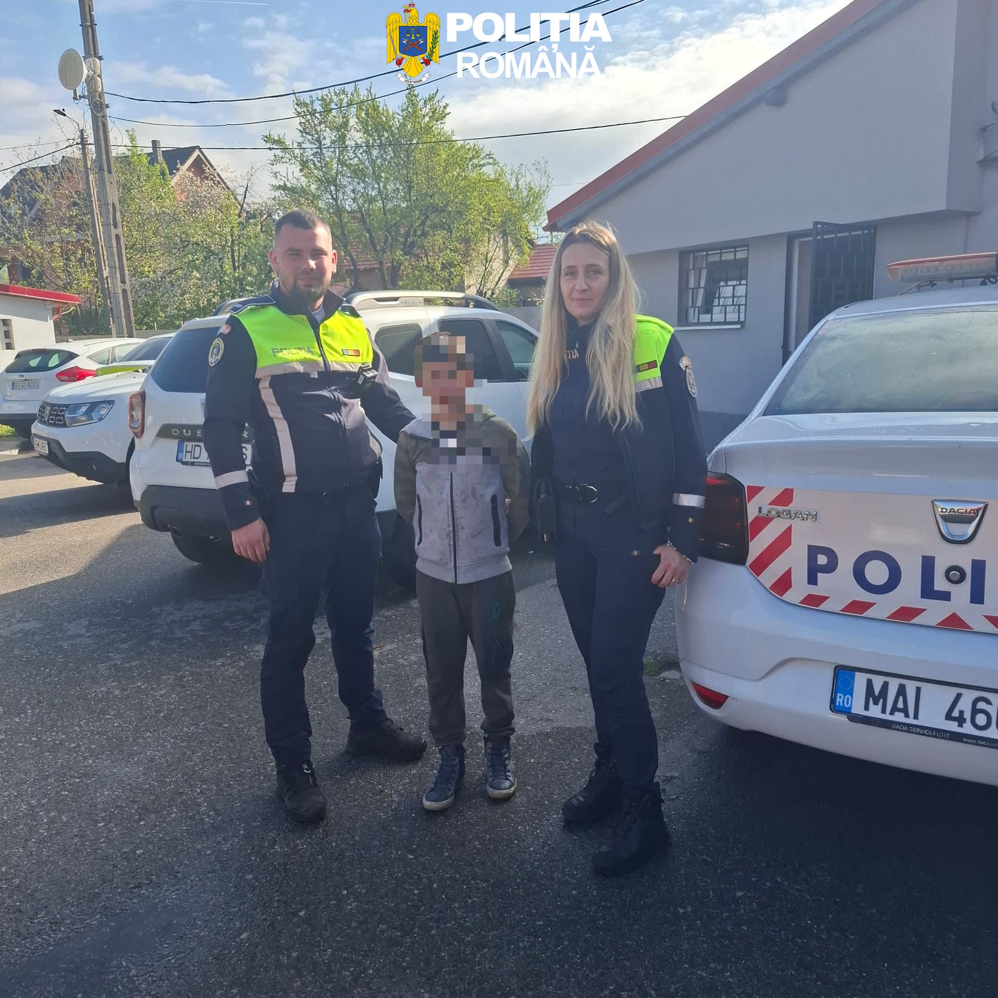 Polițiști și jandarmi în acțiune în Petrila în timpul căutărilor minorului dispărut Polițiști și jandarmi în acțiune în Petrila în timpul căutărilor minorului dispărut