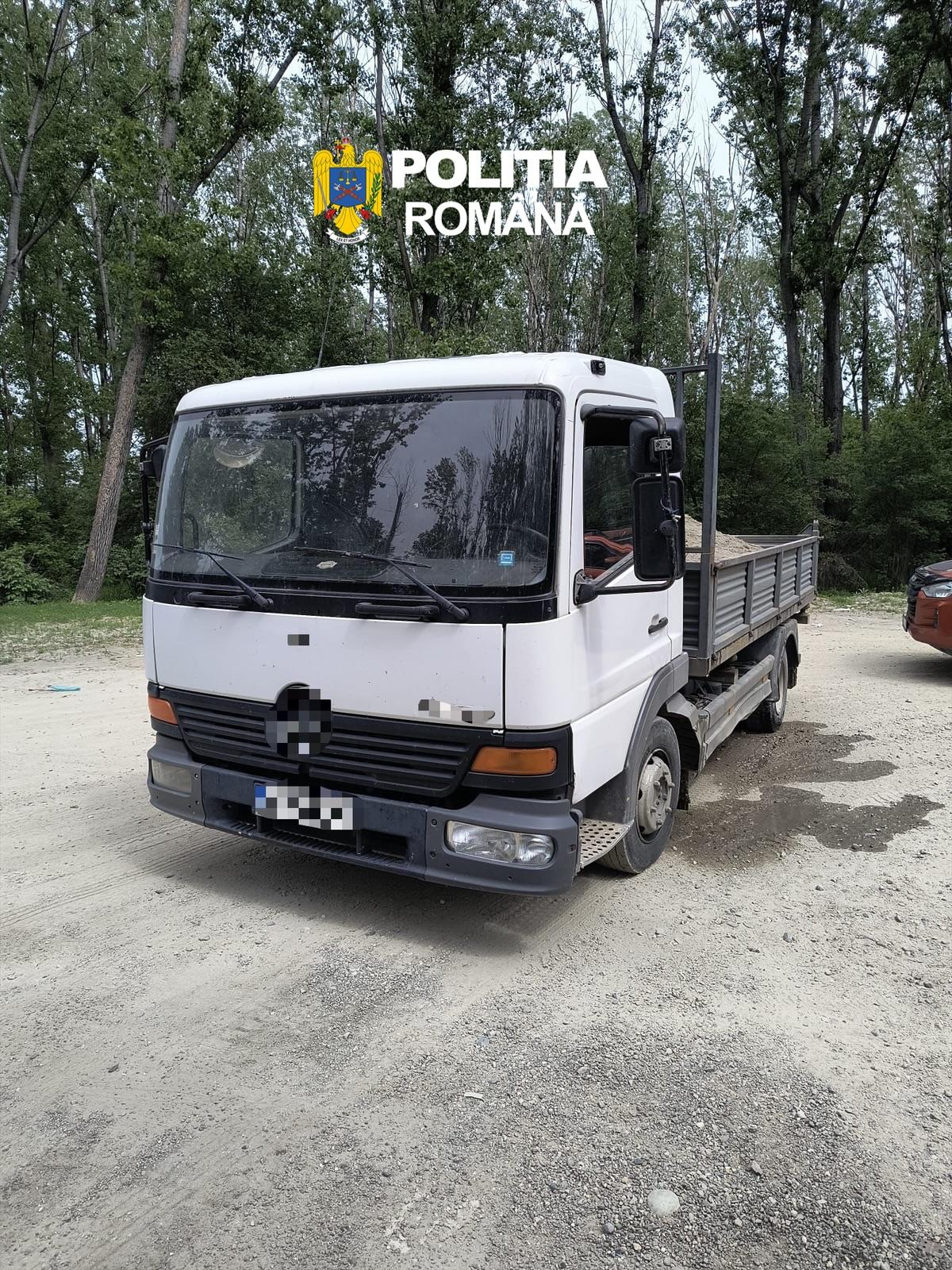 Transport ilegal de agregate în Vâlcea: amendă de 20.000 de lei și marfă confiscată