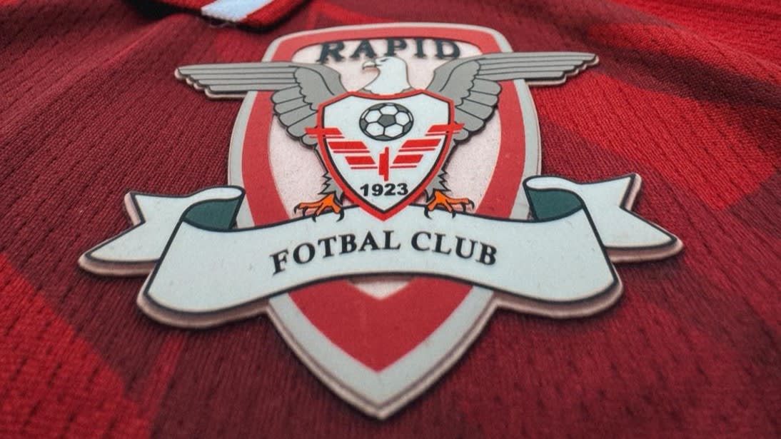 Echipă de fotbal Rapid în antrenament, jucători și staff tehnic Echipă de fotbal Rapid în antrenament, jucători și staff tehnic