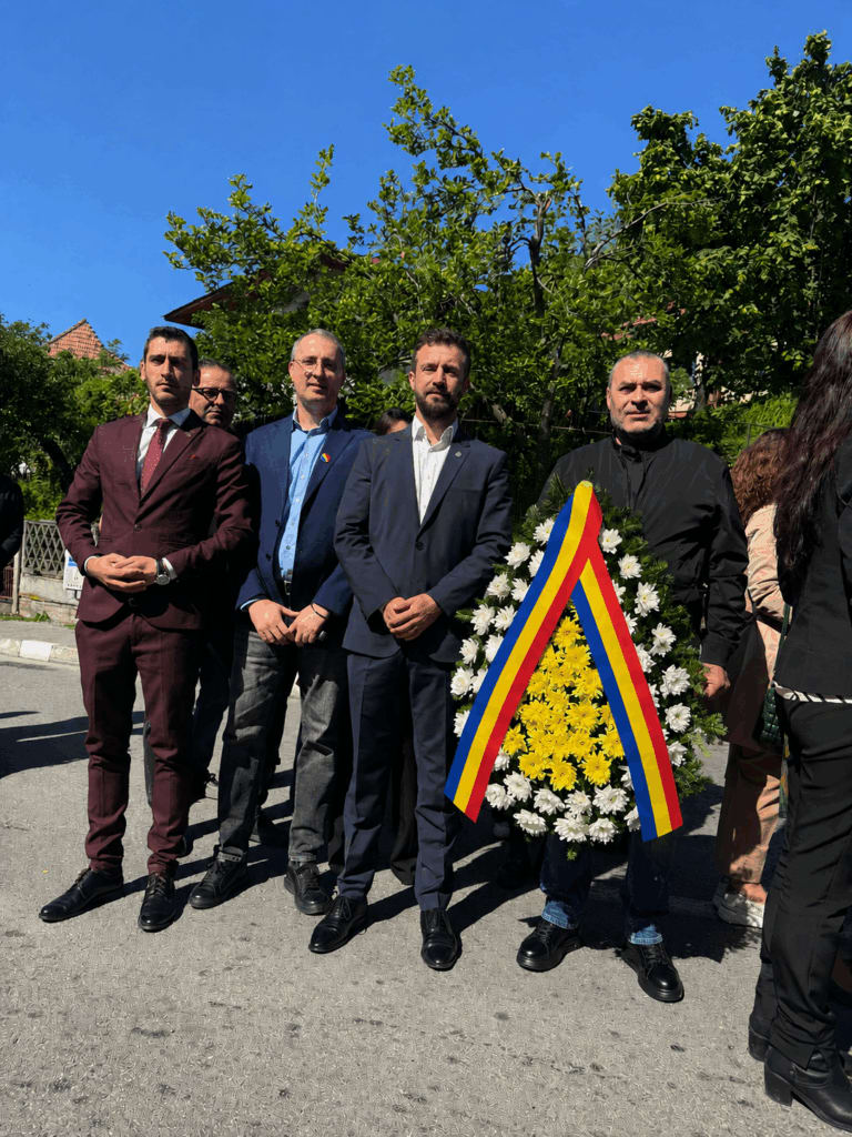 AUR Vâlcea comemorează Ziua Independenței României cu momente de reculegere și depuneri de coroane
