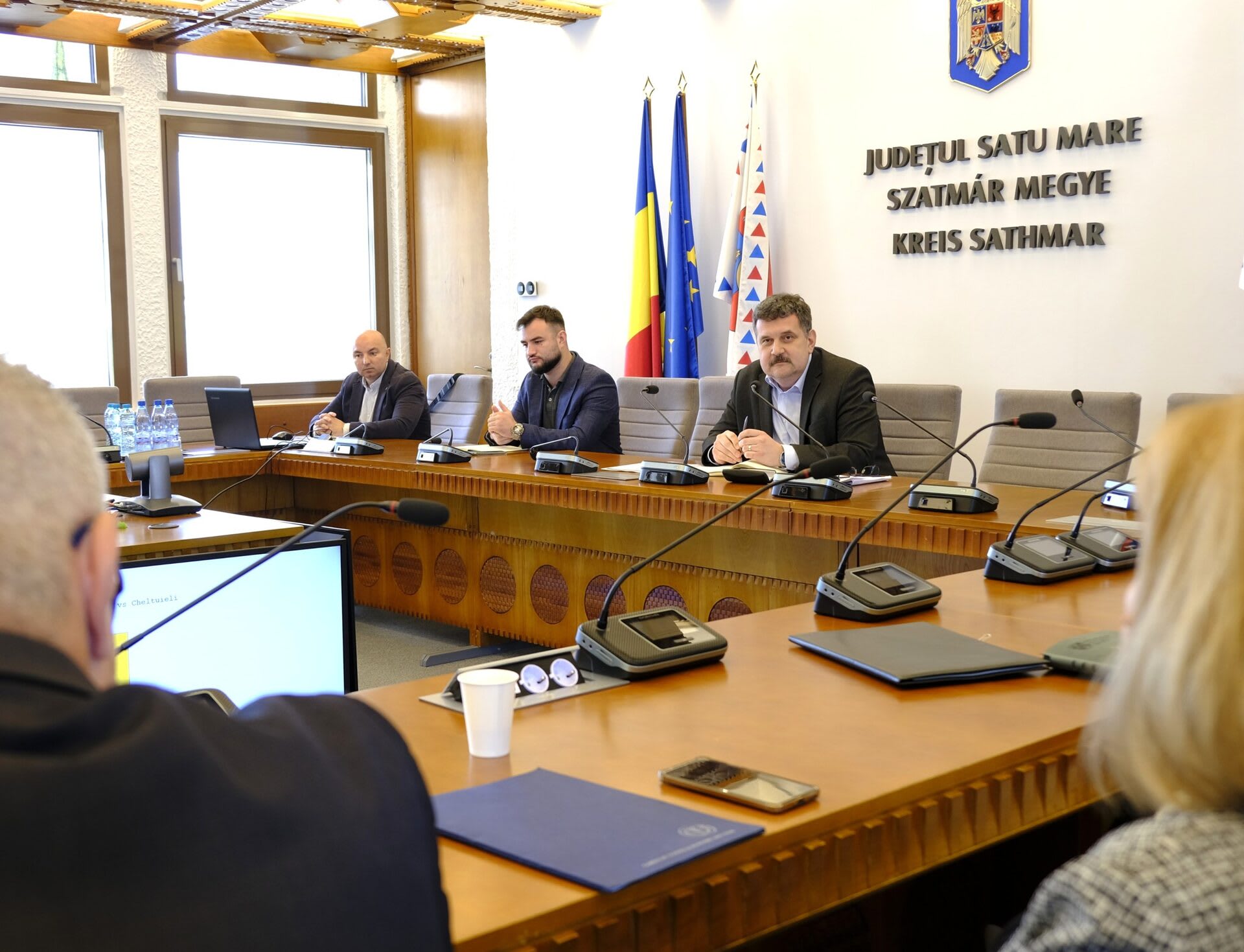 Reprezentanți OFA Satu Mare și autorități în ședință Reprezentanți OFA Satu Mare și autorități în ședință
