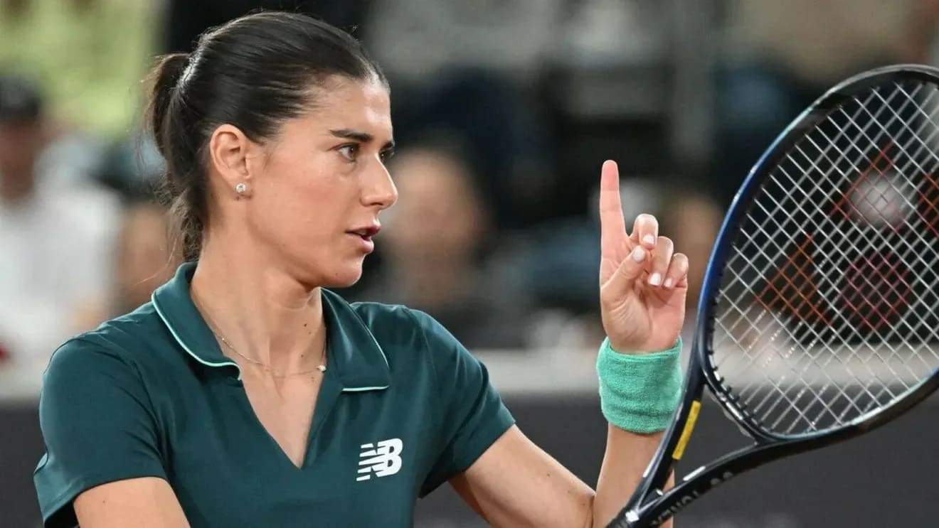 Sorana Cîrstea în timpul meciului de la Roma Sorana Cîrstea în timpul meciului de la Roma
