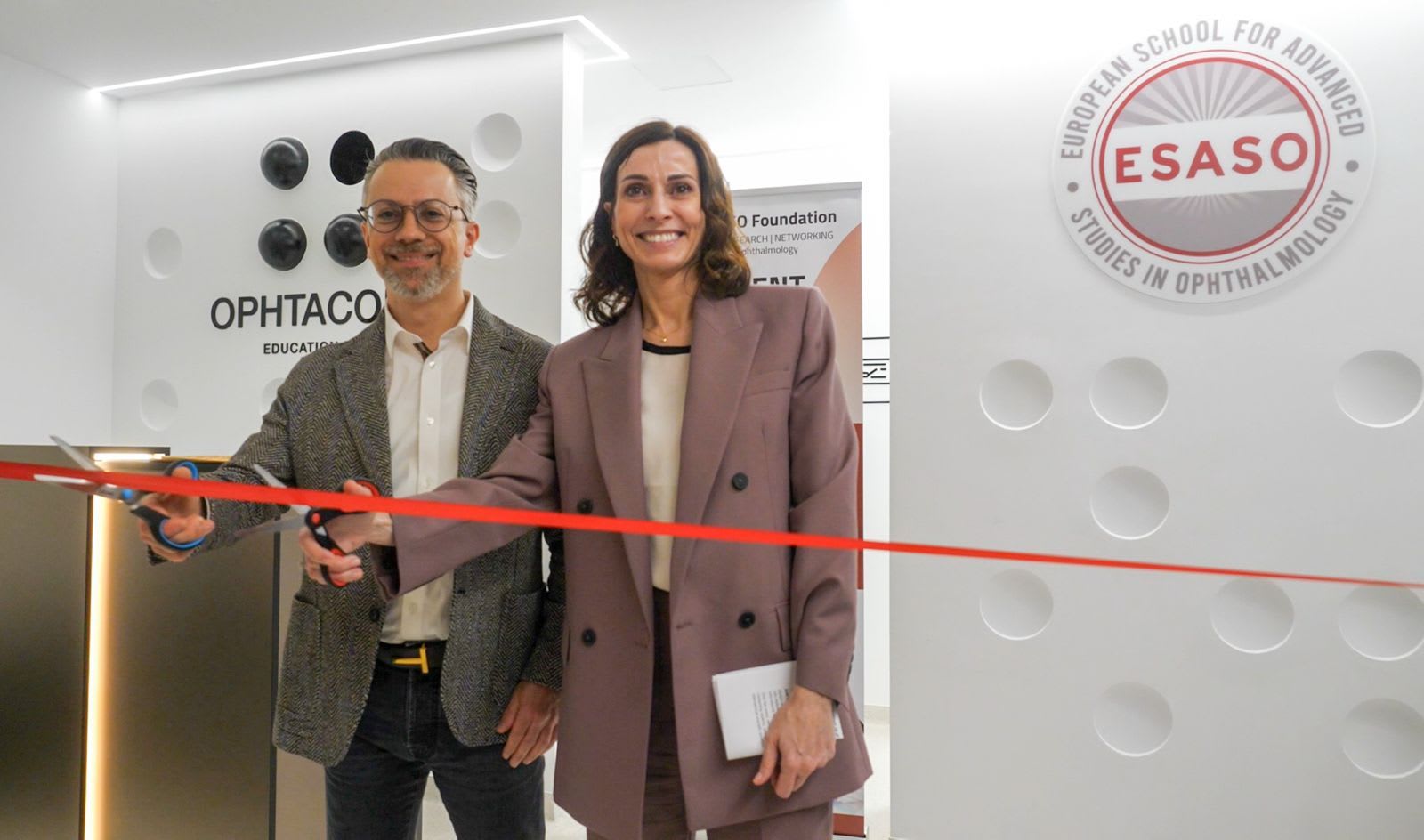 Noul campus ESASO din Timișoara, echipamente moderne pentru chirurgie oculară Noul campus ESASO din Timișoara, echipamente moderne pentru chirurgie oculară