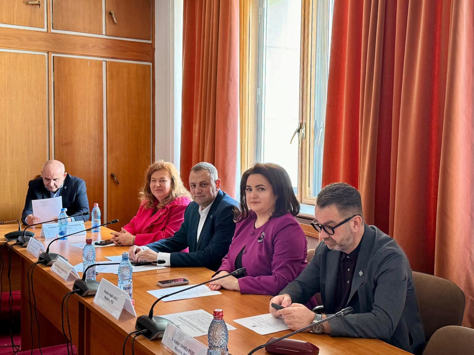 Senatorul Andra Bica propune reducerea normei didactice pentru profesorii cu peste 25 de ani vechime