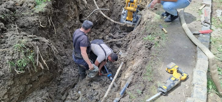 Echipă Aquatim în timpul intervenției în Boldur, Timiș