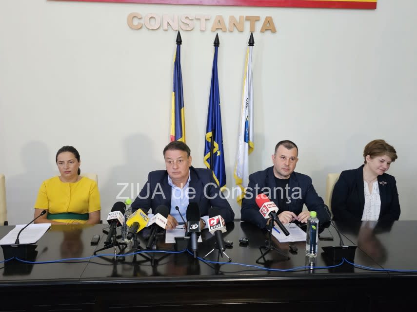 Președintele CJ Constanța, Florin Mitroi, în timpul declarațiilor de presă