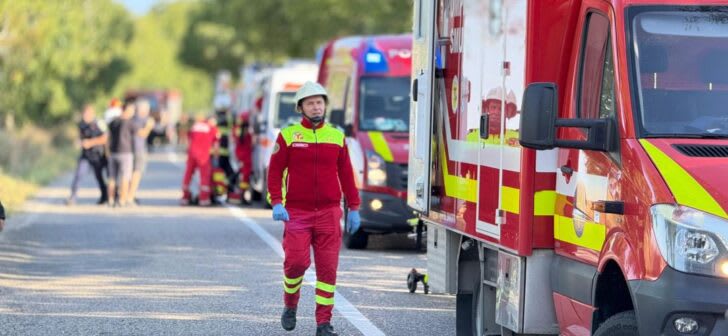 Echipaj de intervenție în accident rutier cu motociclete și mașină la Timișoara