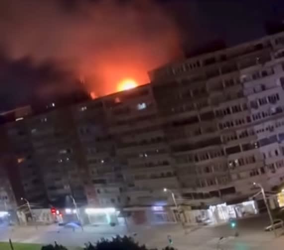 Clădire rezidențială lovită de dronă în Galați, România Clădire rezidențială lovită de dronă în Galați, România