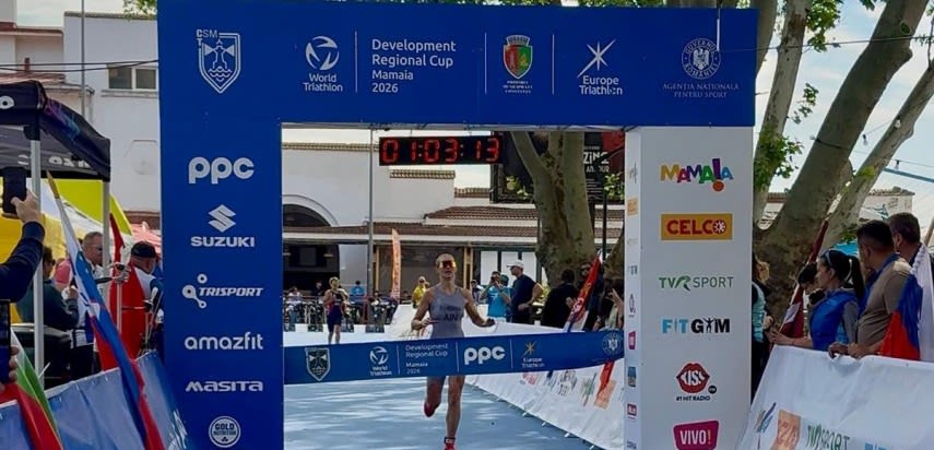 Sportivi în triatlon în Mamaia, trasee pe plajă și bulevard
