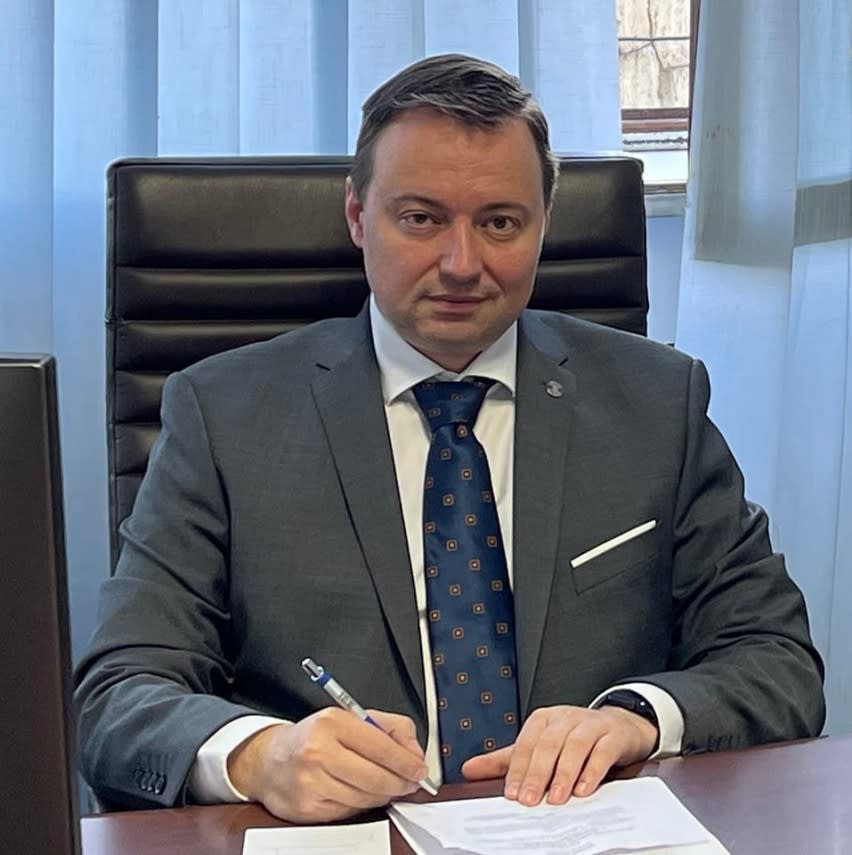 Constructor UMB Spedition lucrând pe șantierul Autostrăzii Transilvania în România