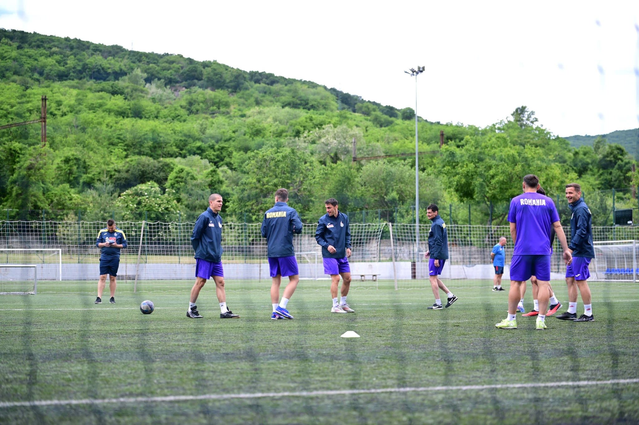 Jucători de minifotbal ai României în acțiune pe teren