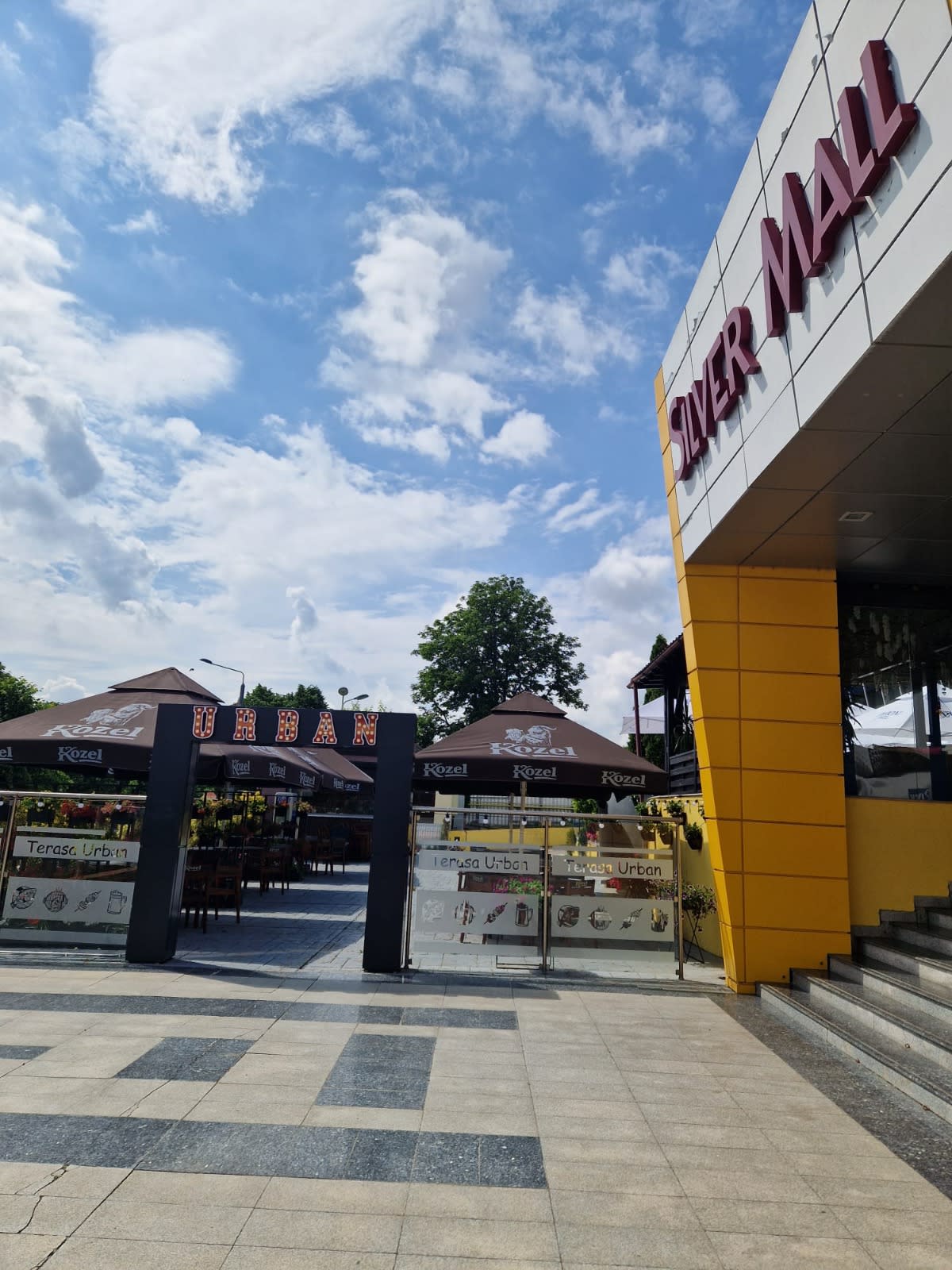 Terasa modernă a Restaurantului Urban din Silver Mall Vaslui Terasa modernă a Restaurantului Urban din Silver Mall Vaslui