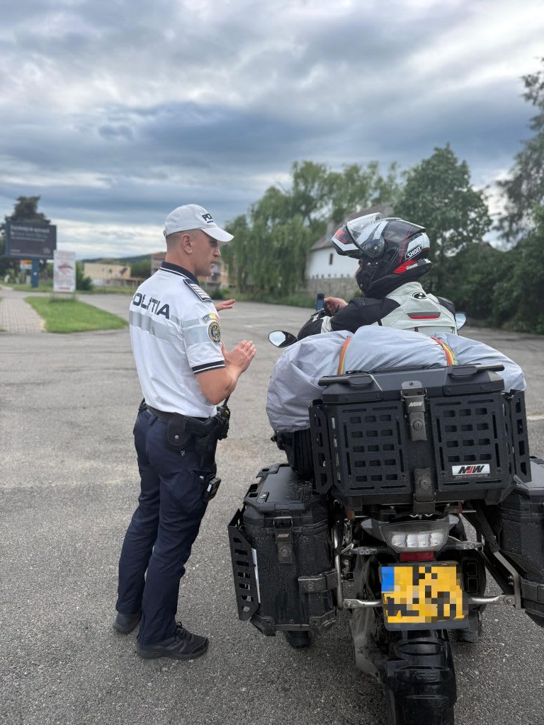 Polițiștii din Vâlcea au verificat motocicliștii, bicicliștii și trotinetiștii în cadrul campaniei ROADPOL – 2