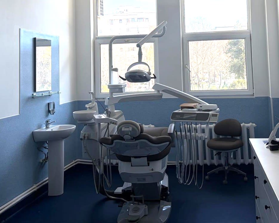 Echipă de medici stomatologi la noul cabinet de urgențe din Constanța
