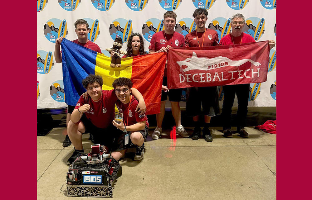 Elevi de la Deva premiați în California la o competiție de robotică Elevi de la Deva premiați în California la o competiție de robotică