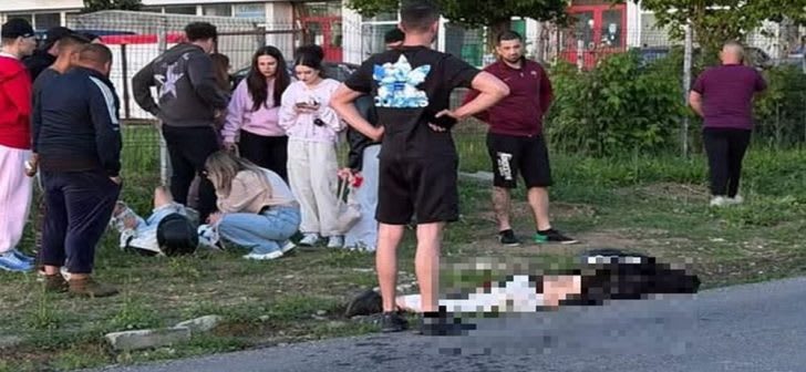 Mașină și motocicletă implicate în accident, impact pe șosea