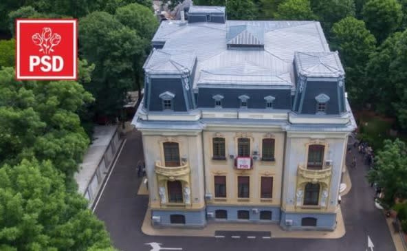 Politician în discurs, simbol al negocierilor politice în România