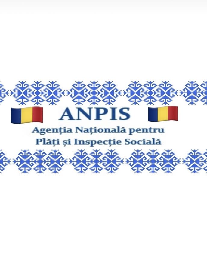 Operator call-center ANPIS răspunzând la telefon