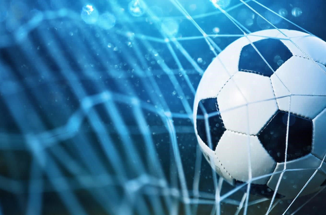 Fotbal echipe în acțiune pe teren din Giurgiu Fotbal echipe în acțiune pe teren din Giurgiu