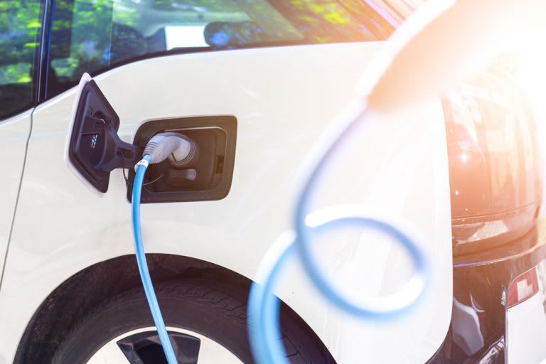 Mașini electrice chinezești în fabrică în străinătate