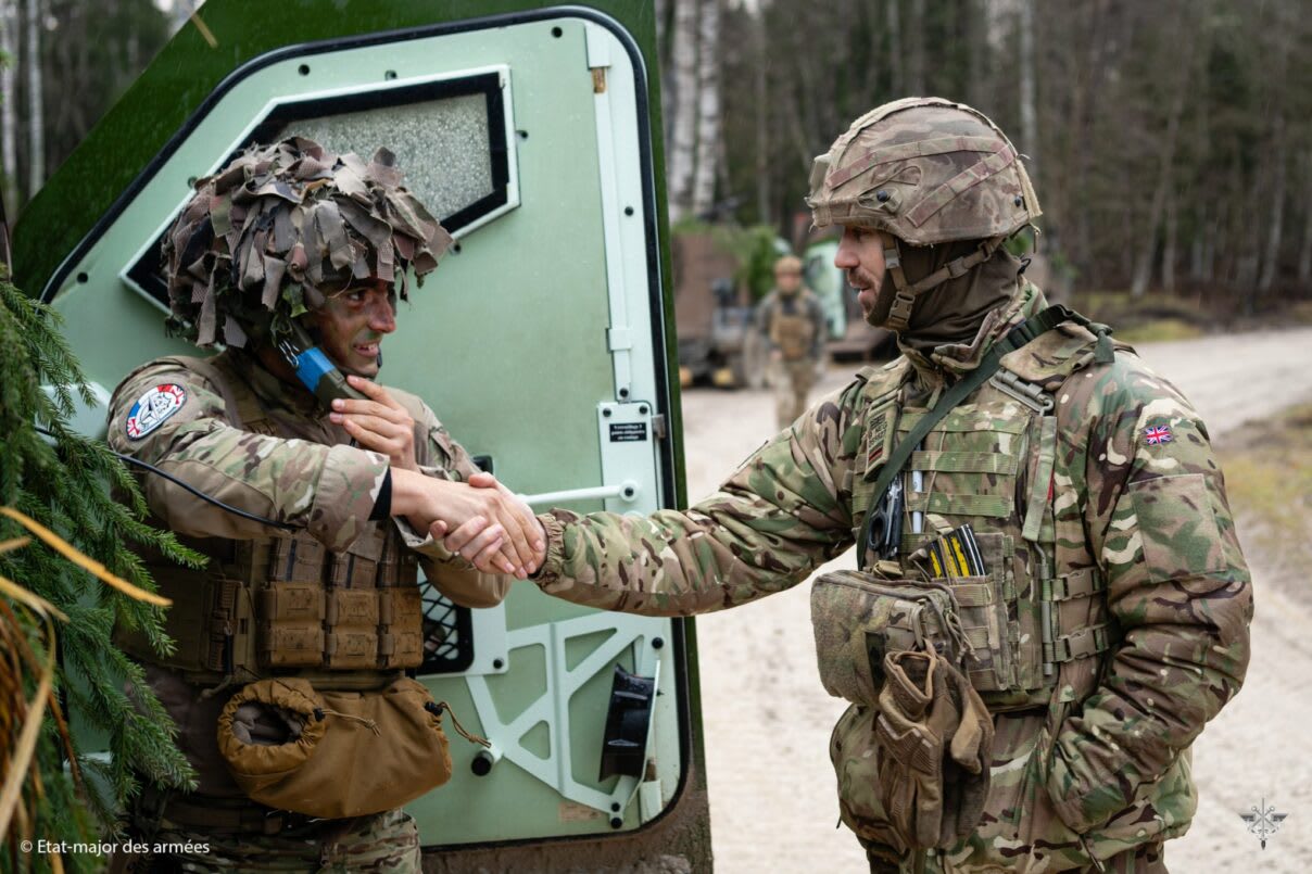 Soldați NATO în Kosovo, misiune de menținere a păcii Soldați NATO în Kosovo, misiune de menținere a păcii